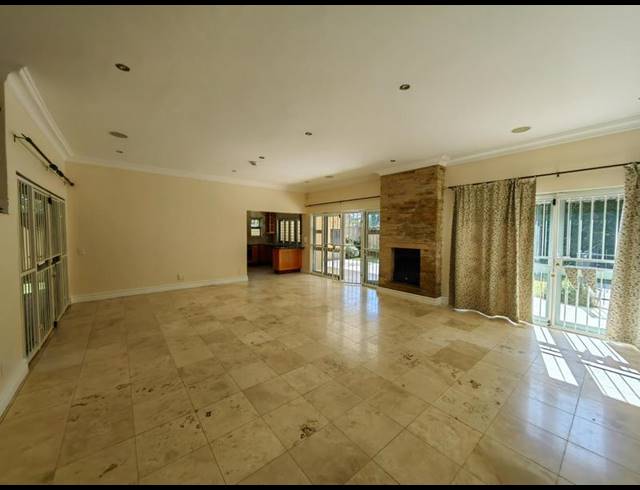 4 BEDROOM CLUSTER FOR SALE IN BAILEY'S MUCKLENEUK